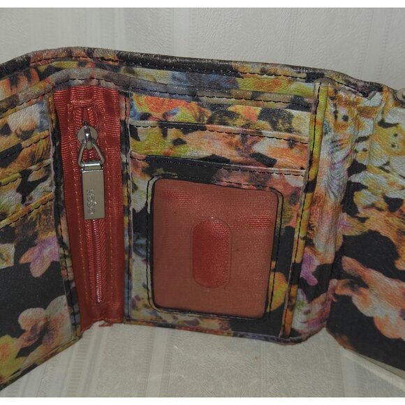 HOBO Tri Fold Compact Floral Leather Kiss Lock & Magnetic Snap - Picture 6 of 10